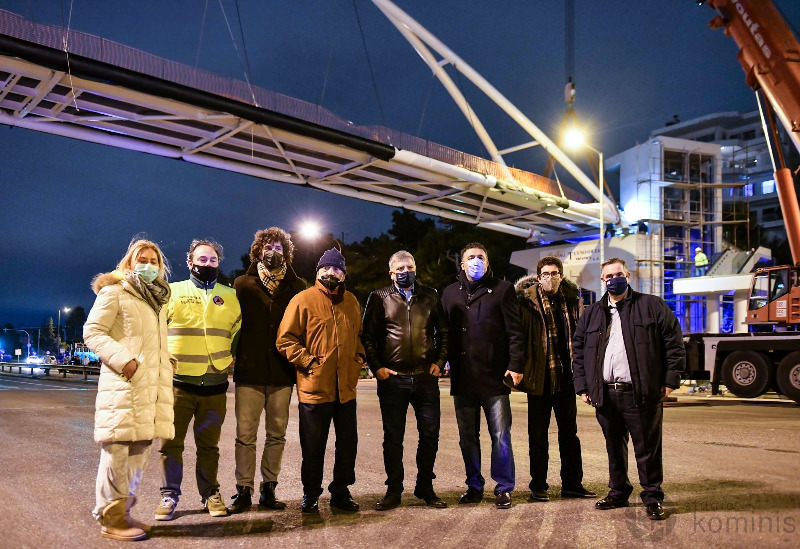 Τοποθετήθηκε νέα πεζογέφυρα στη Λεωφόρο Ποσειδώνος