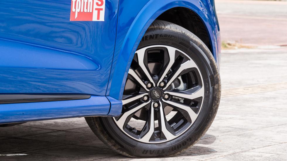 Το μικρό SUV που «πατάει» premium και GTi