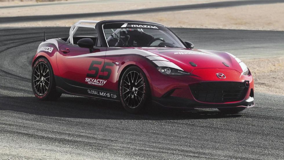 To Mazda MX-5 έχει δεχτεί τροποποιήσεις για να είναι ασφαλέστερο για τους αγωνιζόμενους.