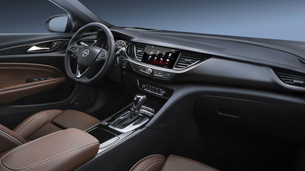 Μοντέρνο, με «καθαρές» γραμμές, άκρως ποιοτικό και high-tech το εσωτερικό του νέου Opel Insignia Grand Sport.
