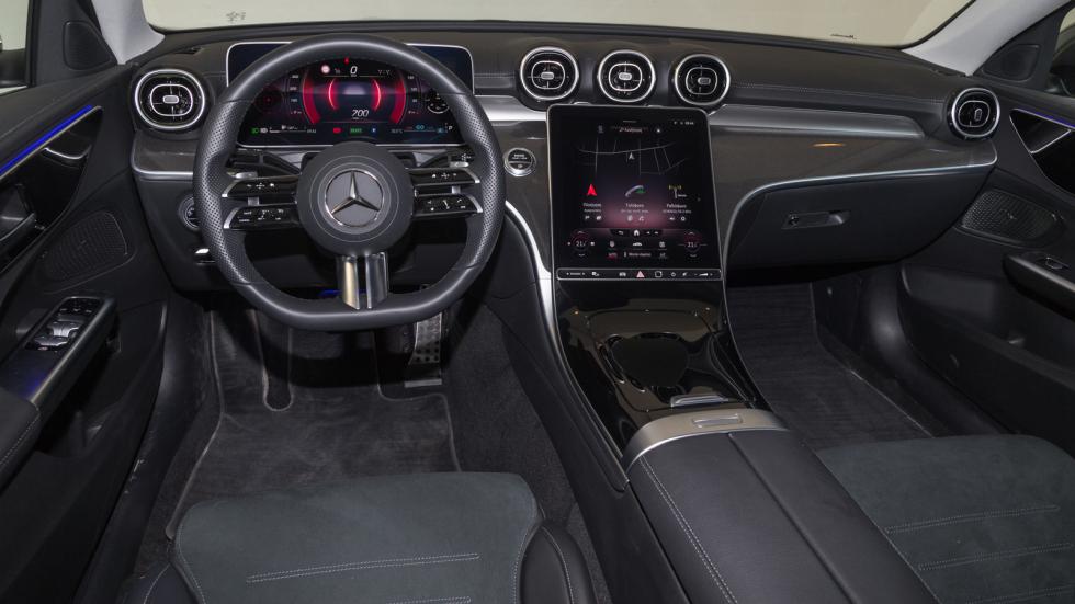 Mercedes C 200 ή GLB 250 στα ίδια άλογα; Σεντάν ή SUV; 