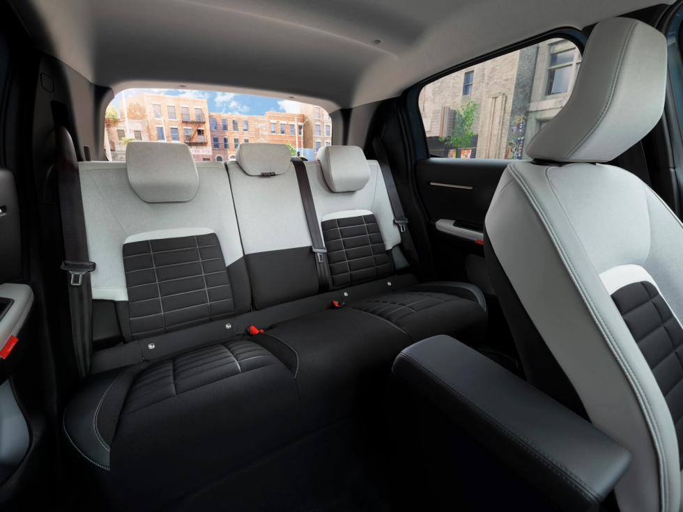 Αποστολή στη Γαλλία: Νέο Citroen e-C3 | Προσιτό ηλεκτρικό με crossover στιλ