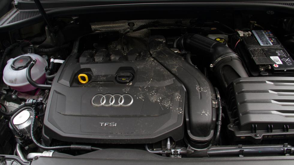 Αρκετά καλές οι τιμές κατανάλωσης στο Audi Q3, το οποίο χάρη στην ήπια υβριδική τεχνολογία και την δυνατότητα απενεργοποίησης 2 από τους 4 έχει μέση τιμή 8,5 λτ./100 χλμ..
