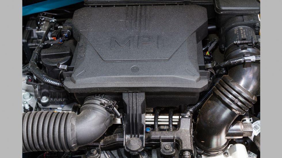 Ο κινητήρας του Hyundai i10 ξεχωρίζει για την πιο πολιτισμένη του λειτουργία, την χαμηλή κατανάλωσή του και τις ρεπρίζ. 