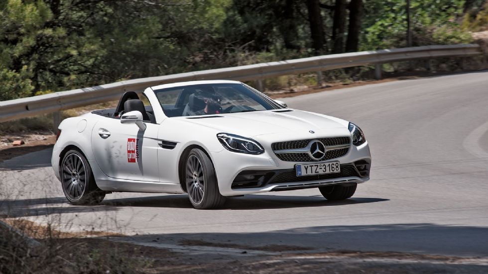 Η Mercedes SLC 180 είναι ουδέτερη στις περισσότερες περιπτώσεις. Για να εμφανίσει τον σπορ χαρακτήρα της ως πισωκίνητη κατασκευή θα πρέπει ο δρόμος να είναι γλιστερός.