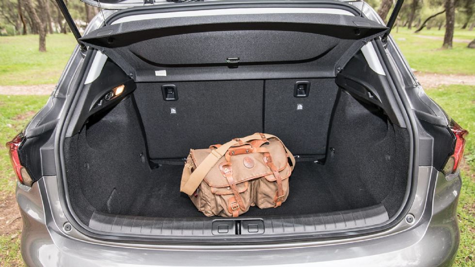 Το Fiat Tipo hatchback διαθέτει το μεγαλύτερο χώρο αποσκευών στην κατηγορία του συνολικού όγκου 440 λίτρων.