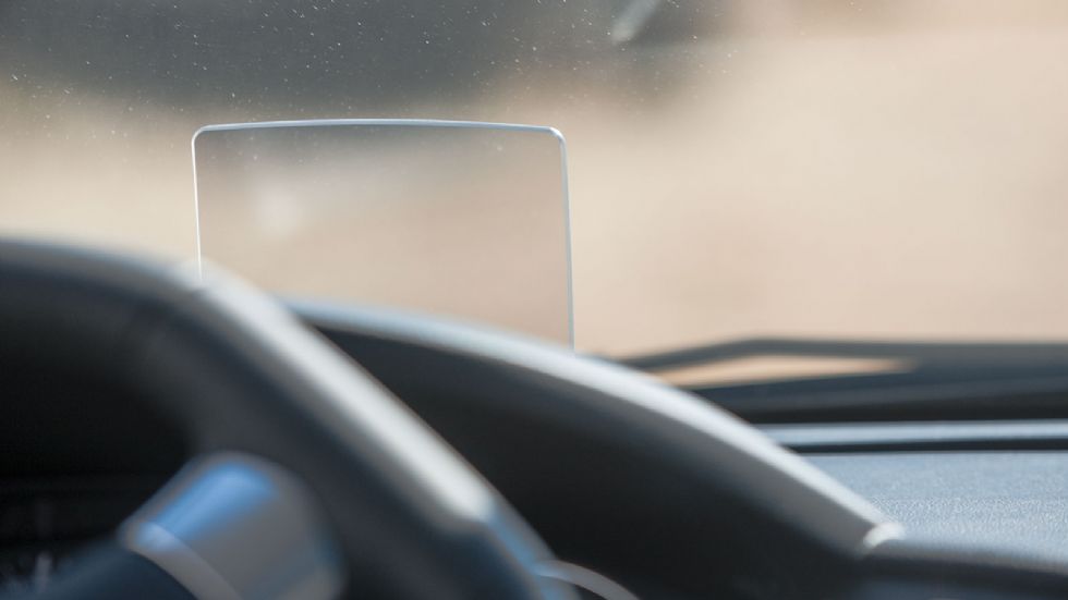 Αναδυόμενο head up display στον έξτρα εξοπλισμό.