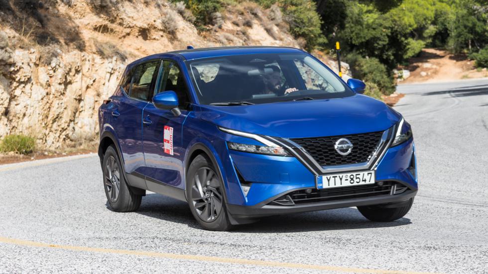 Το 3ης γενιάς Nissan Qashqai σχεδιαστικά δείχνει πιο ήπιων τόνων, έχοντας όμως ελκυστικό και πολύ μοντέρνο στυλ, χάρη στα φουτουριστικά φώτα του και στη V-Motion μάσκα.