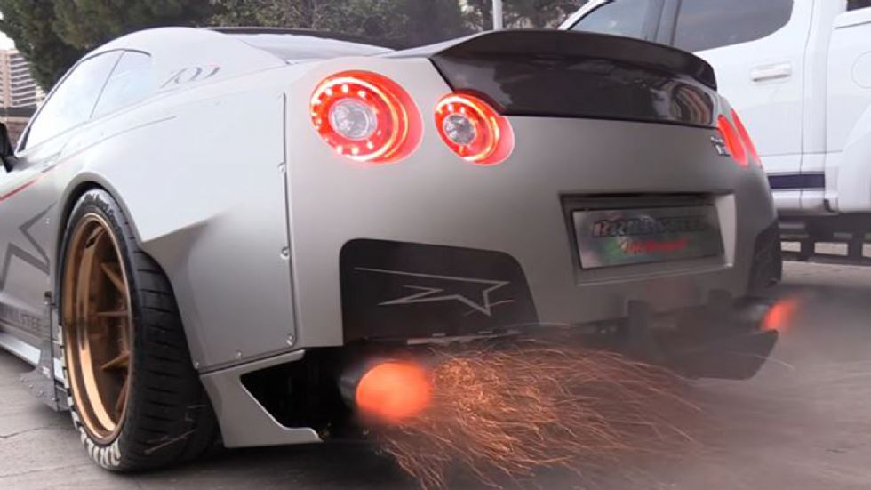 Ένα Nissan GT-R  επισκέφθηκε πρόσφατα το Μονακό για την εκδήλωση Top Marques, τραβώντας τα βλέμματα με τον ήχο του κινητήρα του και την εμφάνιση του.