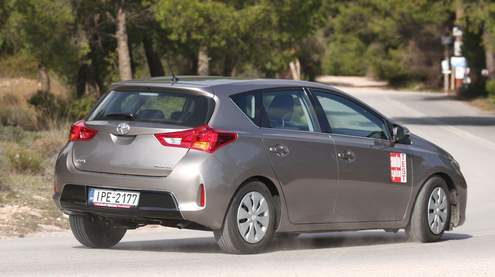 Στο δρόμο, το Toyota Auris ξεχωρίζει για την πολύ καλή άνεση και ποιότητα κύλισης, διατηρώντας την ασφάλειά του σε κάθε περίπτωση.	