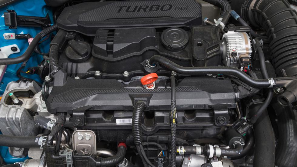 Περισσότερες συγκινήσεις και καλύτερες επιδόσεις εγγυάται ο 4κύλινδρος turbo βενζινοκινητήρας των 1.598 κ.εκ. που αποδίδει 198 ίππους και 265 Nm ροπής. 