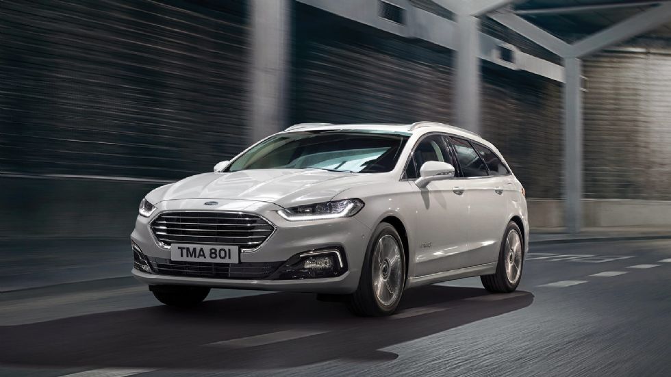 Το νέο Mondeo Hybrid έχει ισχύ 187 ίππων, με τις εκπομπές C02 να περιορίζονται στα 101 γρ./100 χλμ και η κατανάλωση στα 4,4 λτ./100 χλμ.. 