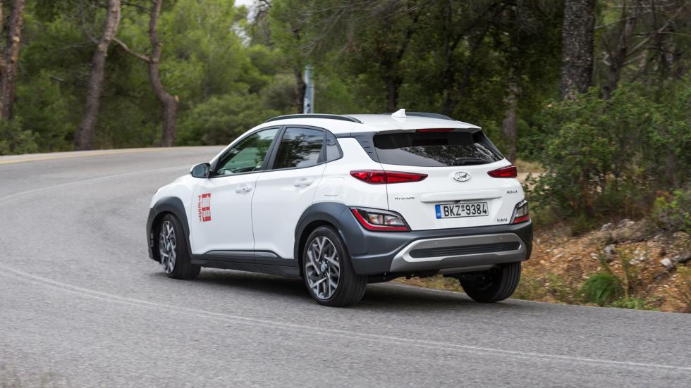 H πιο σφιχτή ρύθμιση του Hyundai Kona Hybrid «διαβάζει» περισσότερο από ό,τι θα περίμενες από μοντέλο της κατηγορίας τις διαδοχικές ανωμαλίες