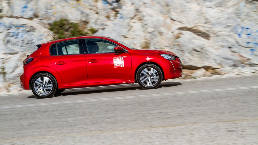 Ποιο best seller θα πάρεις; Toyota Yaris Vs Peugeot 208