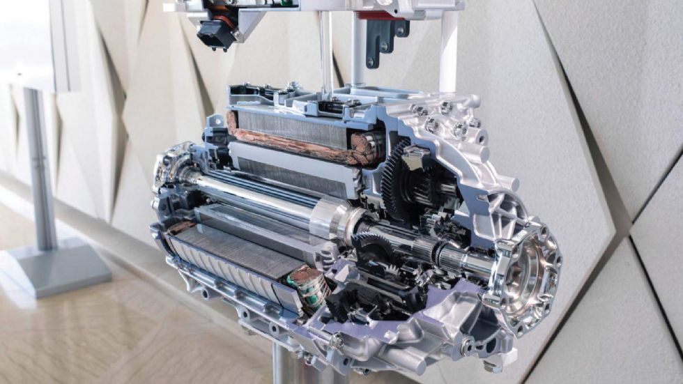 Ο πίσω ομοαξονικός, επαγωγικός κινητήρας του Audi e-tron.