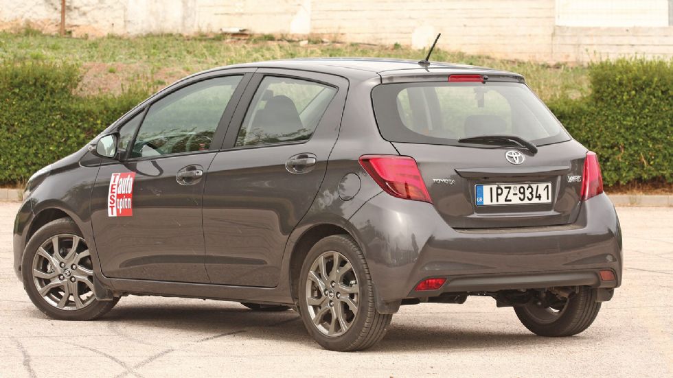 Το Yaris έχει νεανική σχεδίαση και σύγχρονο προφίλ, ενώ προβάλλει και πιο εκλεπτυσμένο συνολικά χαρακτήρα.