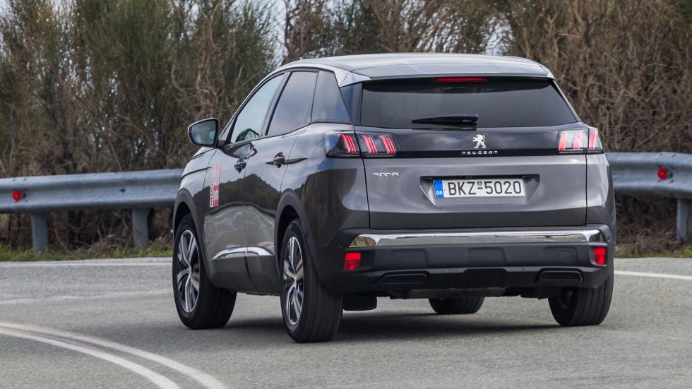 Ακόμη και σε μία στριφτερή διαδρομή με το Sport driving mode το Peugeot 3008 μπορεί να κινηθεί σβέλτα και με ασφάλεια, ικανοποιώντας τον οδηγό με την αίσθηση που λαμβάνει.