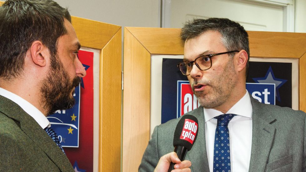 «Ο πλήρης 
εξηλεκτρισμός της μάρκας γίνεται 
 πράξη το 2020»
Αλέξανδρος Στεφανόπουλος, 
Marketing Manager Volkswagen Sales & Marketing Dept.. 