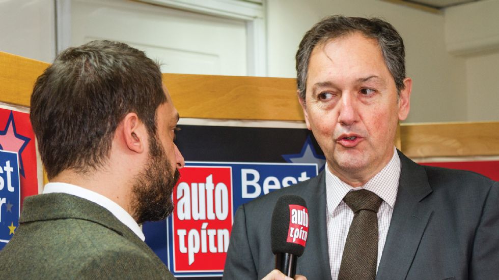 «Το e-tron 
δείχνει ήδη το παρόν»
Νίκος 
Μαρτίνος, 
Υπεύθυνος Επικοινωνίας 
Kosmocar 