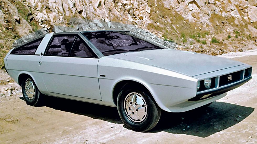 1974 - Pony Coupe Concept 
Mε μακρείς πρόβολους, μακρύ και χαμηλό καπό και μόνο δύο πόρτες: ακόμα κι έτσι είναι ξεκάθαρο ότι πρόκειται για το πρότυπο του καινούριου «45».  
