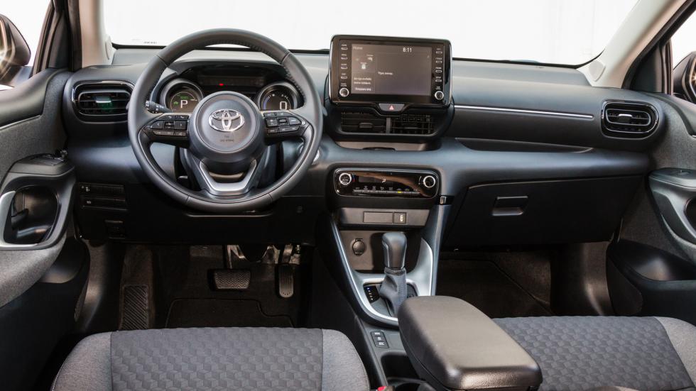 Μοντέρνο design διαθέτει το Toyota Yaris, το οποίο και διακρίνεται για τη στιβαρότητα, την πρακτικότητά και την κορυφαία του εργονομία.