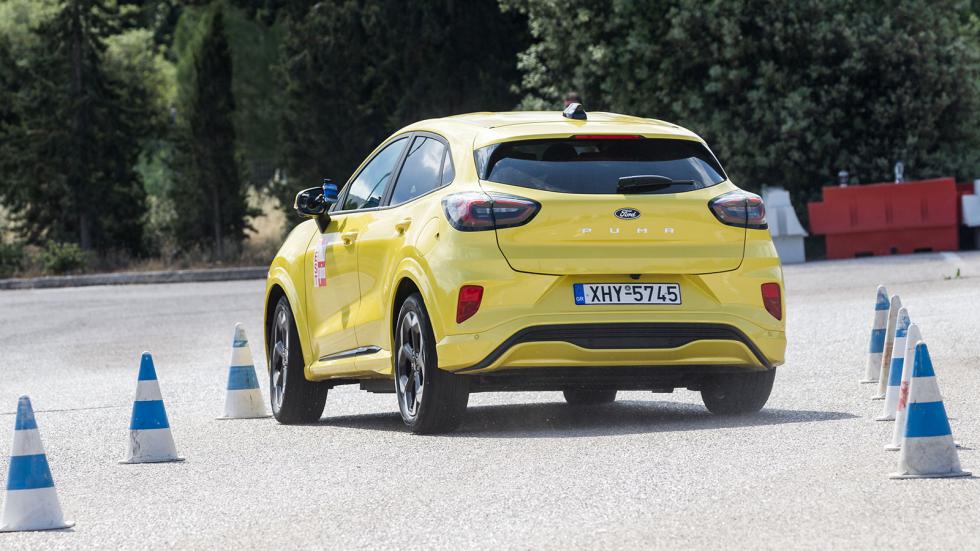 Δοκιμάζουμε τρία διαφορετικά Ford Puma στο elk test 