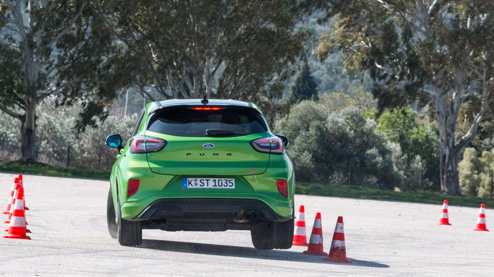 Δοκιμάζουμε τρία διαφορετικά Ford Puma στο elk test 