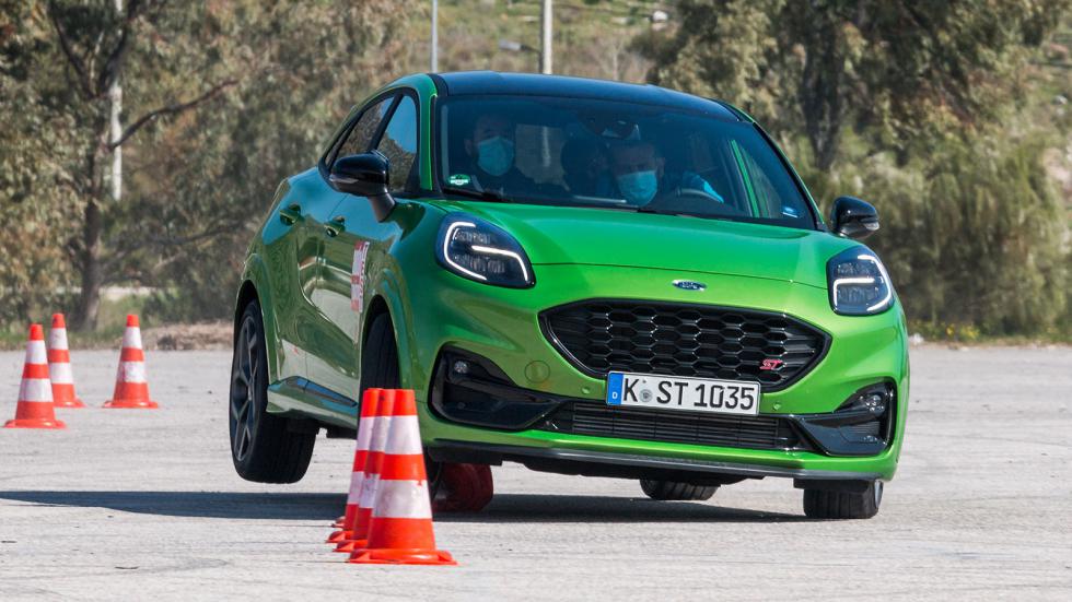 Δοκιμάζουμε τρία διαφορετικά Ford Puma στο elk test 