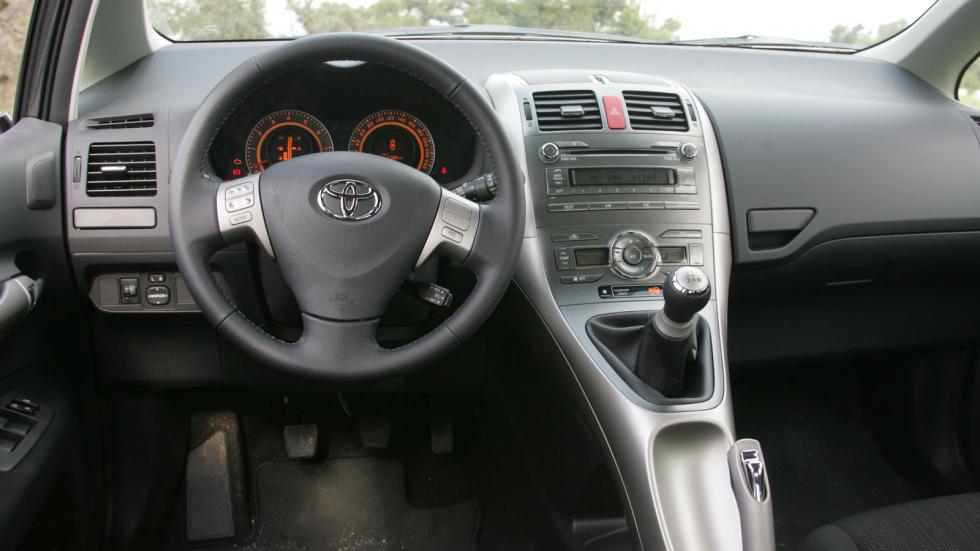 Συγκριτικό μεταχειρισμένων: Toyota Auris VS VW Golf
