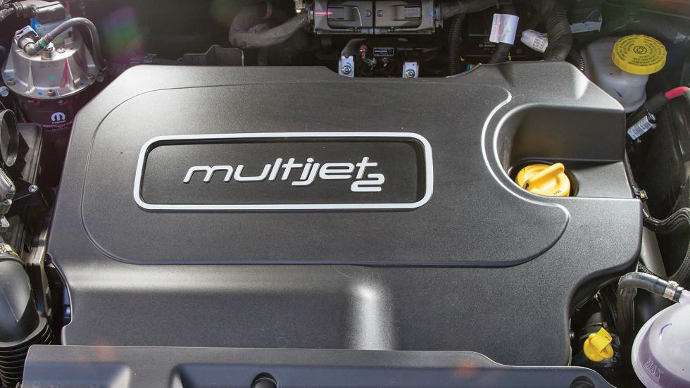 Ο 2λιτρος Multijet αποδίδει 140 άλογα και συνδυάζεται αποκλειστικά με τετρακίνηση και αυτόματο κιβώτιο 9 σχέσεων.