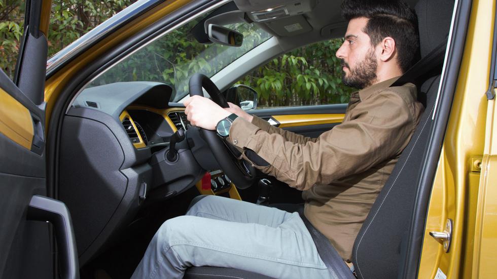 Citroen C4 C-Cross Vs Opel Astra Vs VW T-Roc
