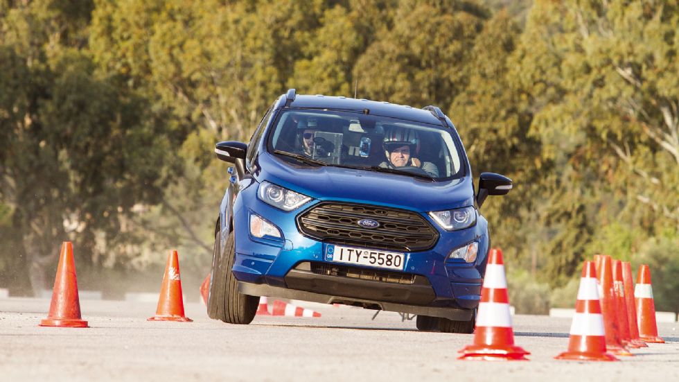 Το Ford EcoSport εμπνέει μεγάλο αίσθημα ασφαλείας χάρη στο θετικό τιμόνι του και τη σφιχτή του ανάρτηση.