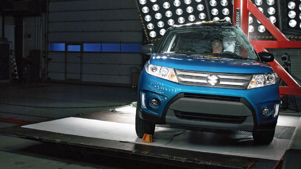 Τo Suzuki Vitara καταφέρνει να δηλώνει το «παρών» σε ψηλές θέσεις σε όλες τις κατηγορίες που αξιολογούν την παθητική
ασφάλεια.