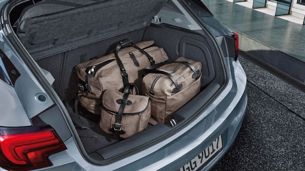 Το Opel Astra προσφέρει τα καλύτερα συνολικά επίπεδα χώρων για 4 ή και 5 επιβάτες, ενώ ικανοποιεί και με το χώρο αποσκευών του.