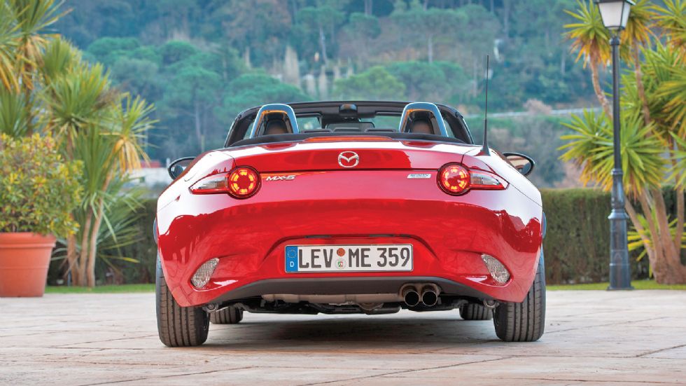 Fiat 124 Spider vs MX-5