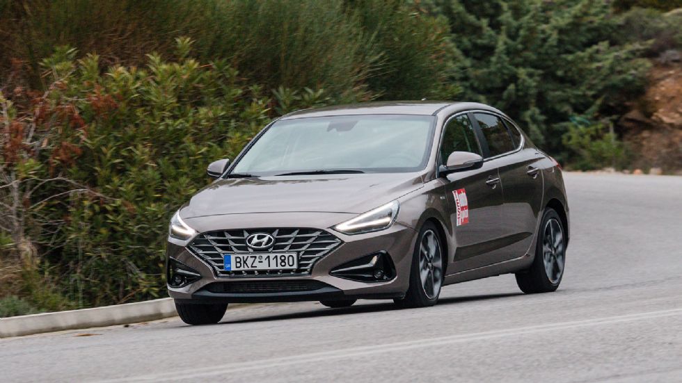 Δοκιμή: Hyundai i30 Fastback mild hybrid με 160 άλογα