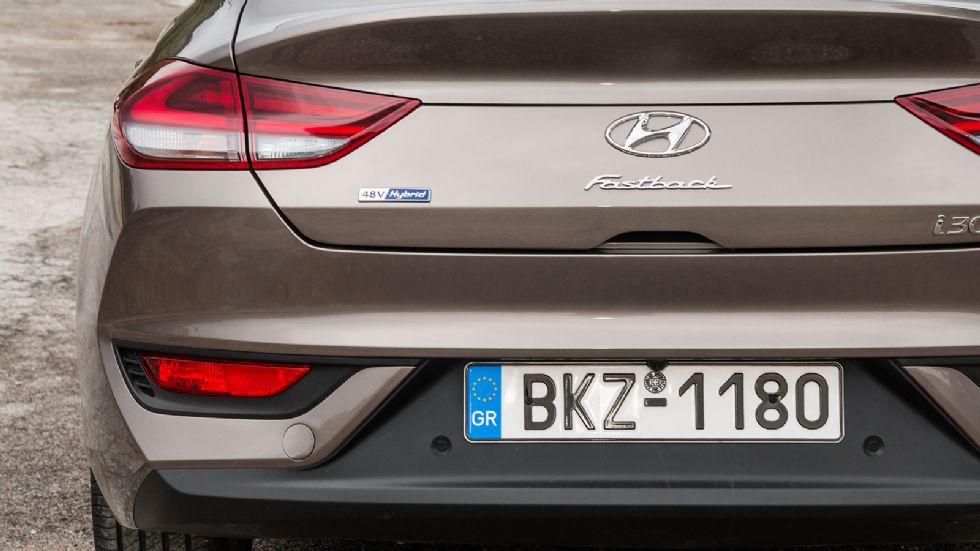 Δοκιμή: Hyundai i30 Fastback mild hybrid με 160 άλογα