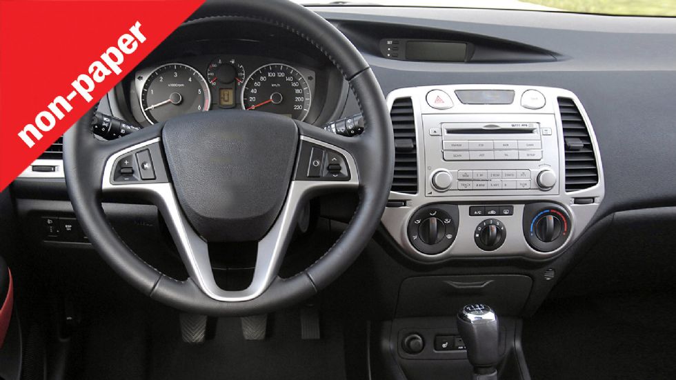 Στα οχήματα 5-10 ετών το τεχνολογικό τους απαύγασμα είναι τα φωτεινά βελάκια στον πίνακα για το πότε να αλλάξεις ταχύτητα και το Bluetooth για το κινητό.