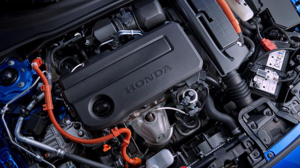 Το 2λίτρο υβριδικό σύνολο του νέου Honda Civic έχει απόδοση 184 ίππων και 315 Nm ροπής με κατανάλωση μόλις 4,7 λτ./100 χλμ. και εκπομπές 108 γρ./χλμ. 