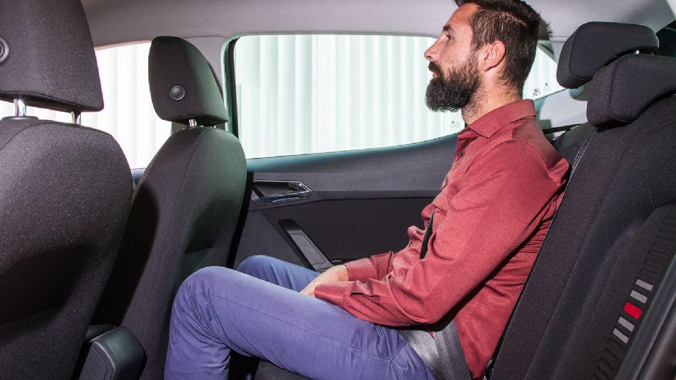 To SEAT Ibiza προσφέρει τον περισσότερο «αέρα» για τα γόνατα των πίσω επιβάτων.