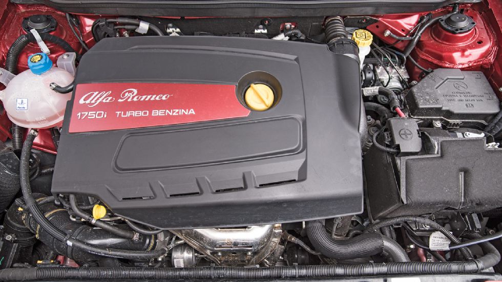 Ο 1,75 λτ. τούρμπος βενζινοκινητήρας αποδίδει 240 ίππους και προσφέρει γρήγορες επιδόσεις στην κορυφαία Giulietta.