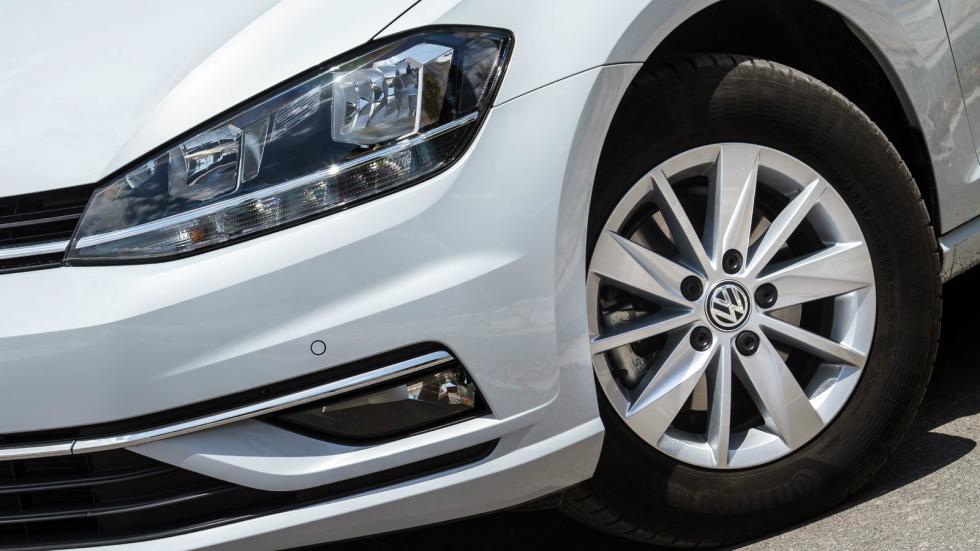 Zoom στις λεπτομέρειες του ανανεωμένου VW Golf.