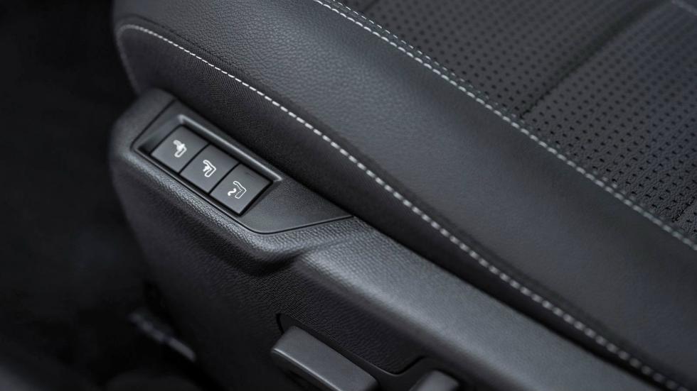 Το νέο Corsa κάνει διαθέσιμα για πρώτη φορά στην κατηγορία, καθίσματα που κάνουν μασάζ. 
