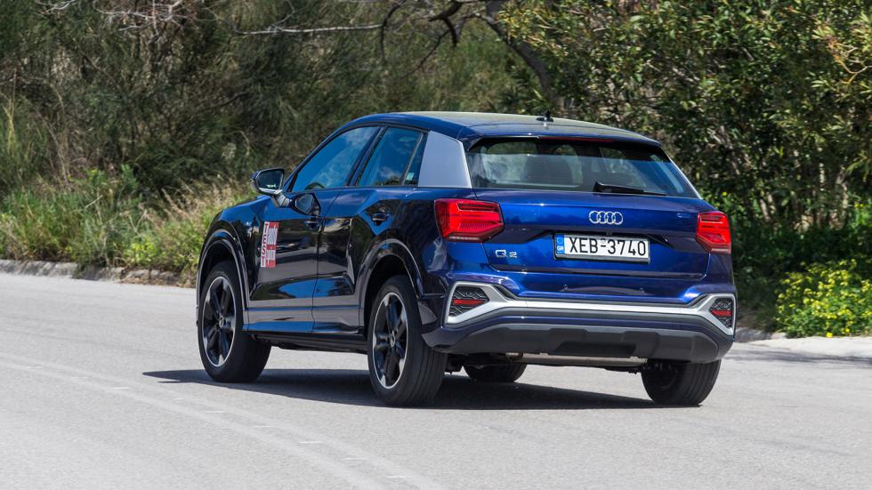 Το Audi Q2 στο δρόμο προσφέρει πολύ υψηλή ποιότητα κύλισης και άνεση, καταφέρνοντας να τις συνδυάζει και με σπορτίφ συμπεριφορά.