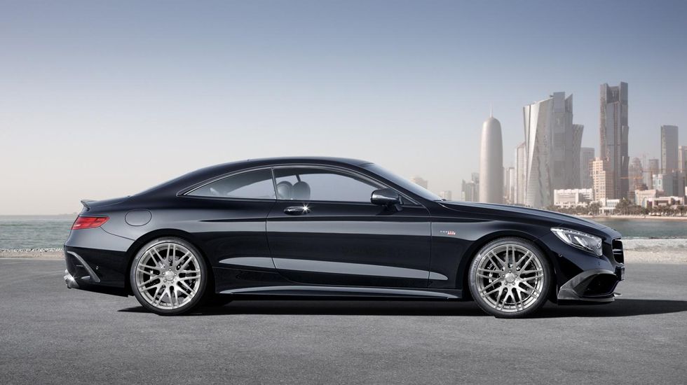 Η Brabus 850 6.0 Biturbo Coupe χρειάζεται 3,5 δλ. για να ολοκληρώσει τη διαδικασία του 0-100 χλμ./ώρα, ενώ μόλις 9,4 δλ. για το 0-200 χλμ./ώρα. Η τελική ταχύτητα περιορίζεται ηλεκτρονικά στα 350 χλμ./