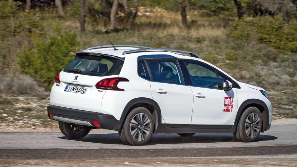 H πιο σφιχτή ανάρτηση του Captur χαρίζει άνεση στις μεταφορές και πολύ καλή ποιότητα κύλισης στον αυτοκινητόδρομο. 
