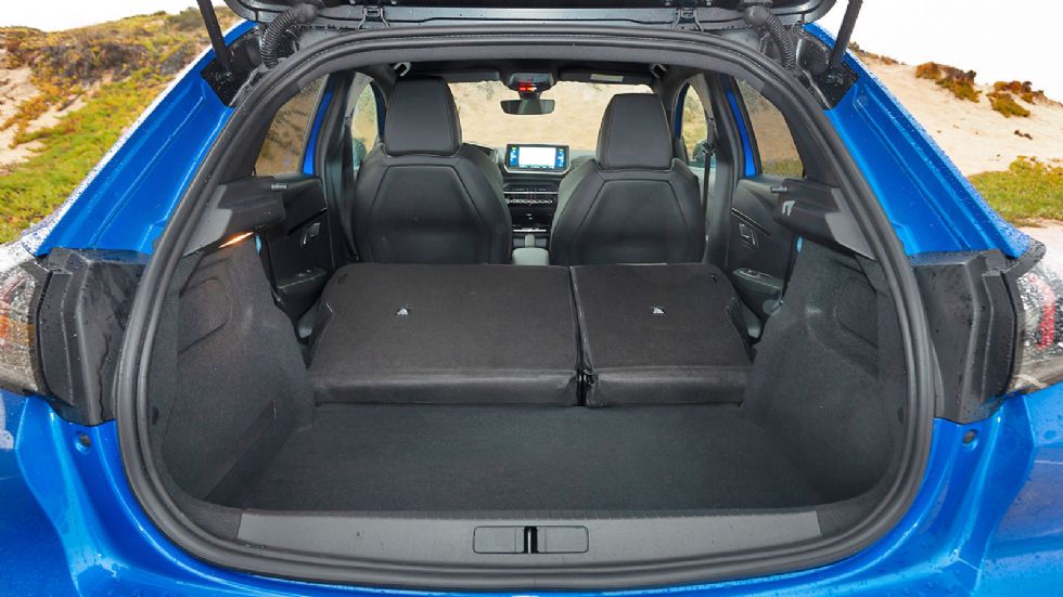 Peugeot e-208 Vs Renault Zoe