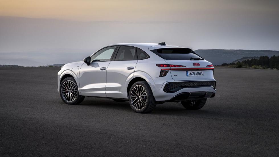 Νέο Audi Q3 Sportback: Κομψό, υβριδικό coupe SUV που έρχεται στην Ελλάδα