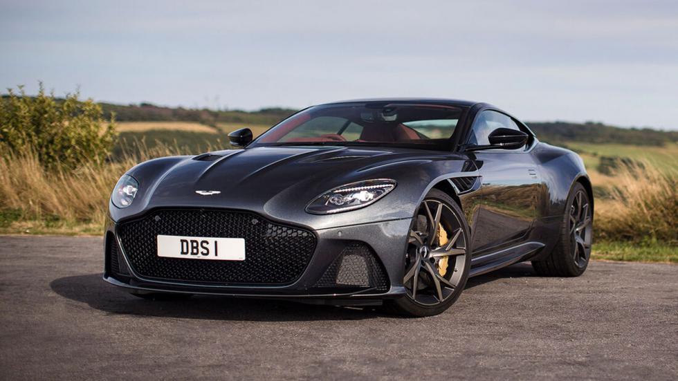 Βλέπετε την Aston Martin DBS Superleggera.