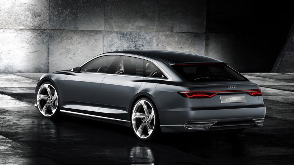 Η Audi ανακοινώνει πως οι μπαταρίες ιόντων λιθίου που βρίσκονται τοποθετημένες πίσω, προσφέρουν στο αυτοκίνητο ηλεκτρική αυτονομία 54 χλμ.